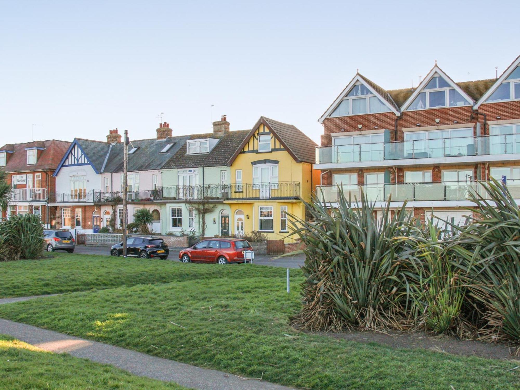 The Yellow House Горлстон-он-Си Экстерьер фото